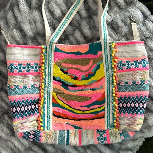 America & Beyond Isabella Tote - Picture 1 of 13